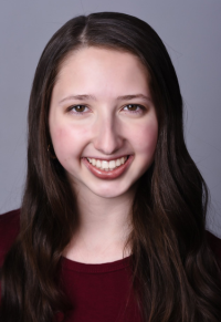 Lara Beckius Headshot